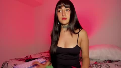 Snapshot of lolaleah_ chatting on June 13, 4:54 am Lola online show from June 13, 4:54 am