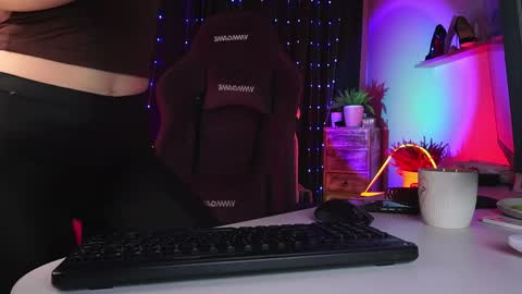 lolalemona online show from April 10, 1:16 pm