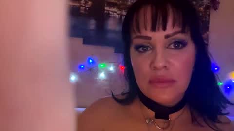 Snapshot of lolaley2 chatting on January 17, 10:33 am Lolaley2 online show from January 17, 10:33 am