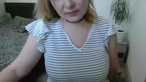 kiss online show from April 12, 5:23 am