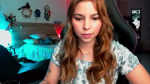 Snapshot of lolaverse chatting on June 30, 3:57 pm Lola doll online show from June 30, 3:57 pm