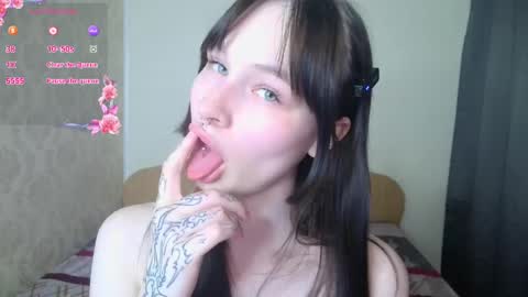 Lola online show from May 31, 8:43 pm