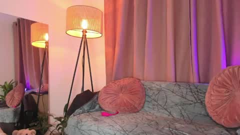 Lolly  online show from May 27, 1:46 am