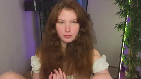 Snapshot of lolly_pump chatting on September 20, 2:29 pm Mona online show from September 20, 2:29 pm