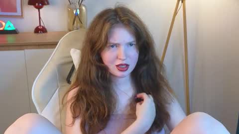 Snapshot of lolly_pump chatting on October 11, 5:00 pm Mona online show from October 11, 5:00 pm