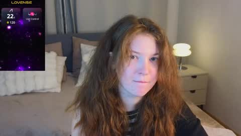 Snapshot of lolly_pump chatting on October 15, 3:12 pm Mona online show from October 15, 3:12 pm