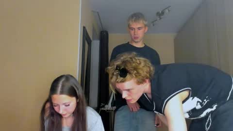 Snapshot of lolnoillimsary chatting on May 21, 9:55 pm Nelis online show from May 21, 9:55 pm