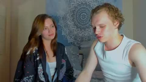 Snapshot of lolnoillimsary chatting on July 2, 8:37 pm Nelis online show from July 2, 8:37 pm