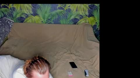 Snapshot of lolnoillimsary chatting on July 24, 4:27 pm Nelis online show from July 24, 4:27 pm
