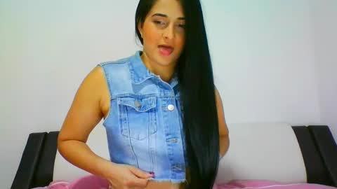 Snapshot of lomaslindosoyyo chatting on February 8, 7:05 pm estehfania online show from February 8, 7:05 pm