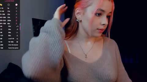 Lona online show from December 17, 6:47 pm