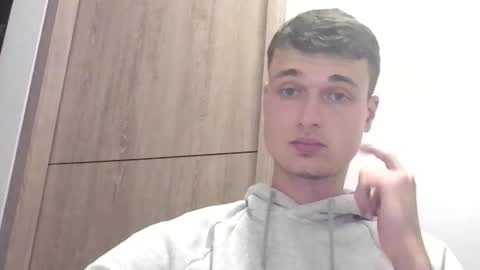 london_tomy online show from November 3, 10:53 pm