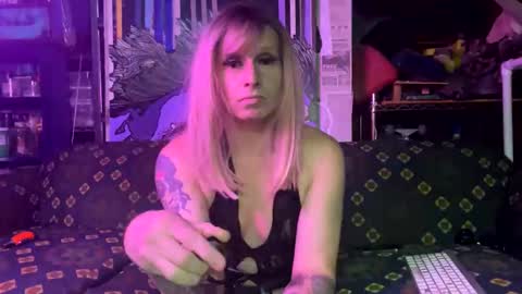 Snapshot of longbeachcd69 chatting on March 11, 10:18 am longbeachcd69 online show from March 11, 10:18 am