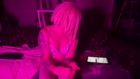 Snapshot of longbeachcd69 chatting on January 10, 1:35 pm longbeachcd69 online show from January 10, 1:35 pm