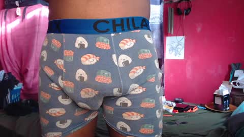 Snapshot of longdickservice01 chatting on December 16, 11:22 am professionalbreastsucker online show from December 16, 11:22 am