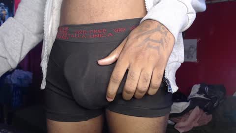 Snapshot of longdickservice01 chatting on January 13, 10:47 am professionalbreastsucker online show from January 13, 10:47 am