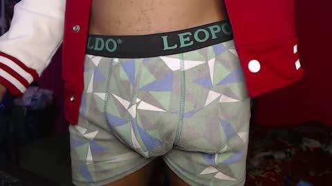 Snapshot of longdickservice01 chatting on January 19, 9:44 am professionalbreastsucker online show from January 19, 9:44 am