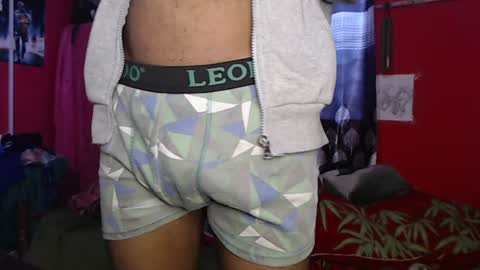 Snapshot of longdickservice01 chatting on January 23, 11:04 am professionalbreastsucker online show from January 23, 11:04 am