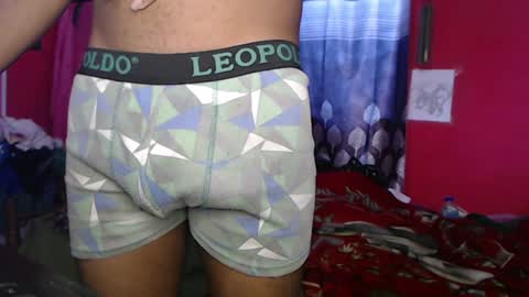 Snapshot of longdickservice01 chatting on January 28, 10:56 am professionalbreastsucker online show from January 28, 10:56 am