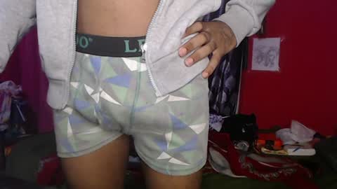 Snapshot of longdickservice01 chatting on February 6, 9:32 am professionalbreastsucker online show from February 6, 9:32 am