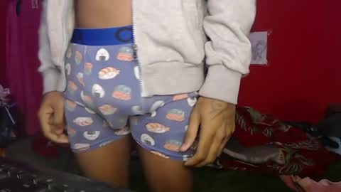 Snapshot of longdickservice01 chatting on February 13, 10:23 am professionalbreastsucker online show from February 13, 10:23 am