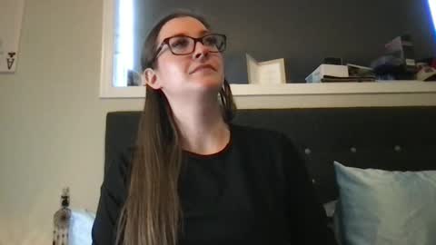 Snapshot of longhairbeautyxoxo chatting on December 12, 7:15 pm Wima online show from December 12, 7:15 pm