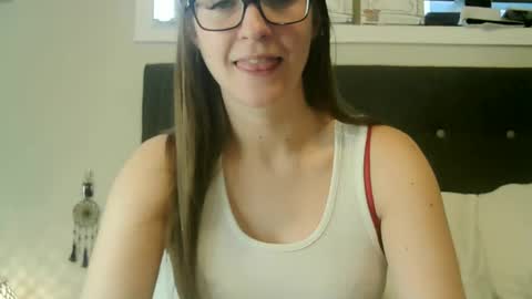 Snapshot of longhairbeautyxoxo chatting on January 19, 7:47 pm Wima online show from January 19, 7:47 pm