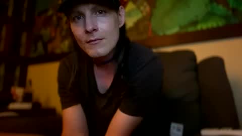 Snapshot of longhotlegs chatting on December 2, 10:28 am Nobody online show from December 2, 10:28 am