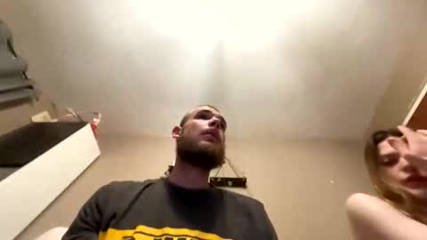 Unknowncouple online show from April 8, 9:48 pm