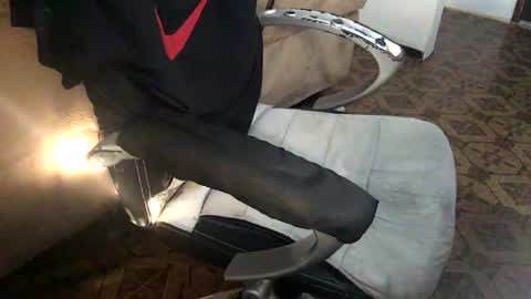 Snapshot of longshaft_ chatting on February 13, 2:35 pm longshaft_ online show from February 13, 2:35 pm