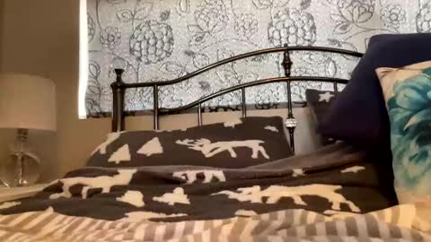 Snapshot of longshank09 chatting on December 6, 12:16 pm longshank09 online show from December 6, 12:16 pm