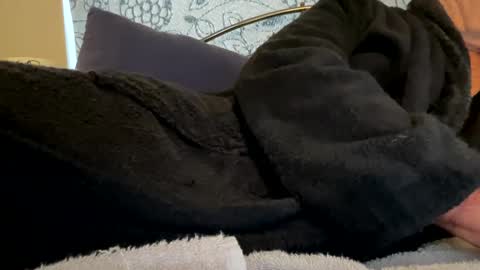 Snapshot of longshank09 chatting on February 8, 10:39 am longshank09 online show from February 8, 10:39 am