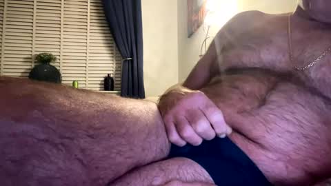 Snapshot of longshank09 chatting on February 9, 2:06 am longshank09 online show from February 9, 2:06 am