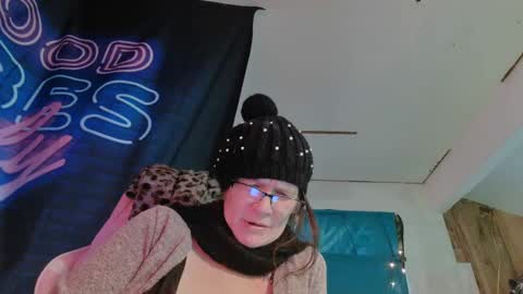 Londoncashmere69  online show from December 8, 6:50 pm