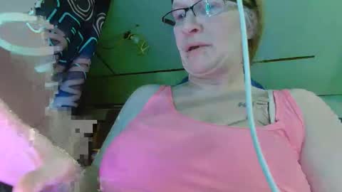 Londoncashmere69  online show from February 9, 12:06 am