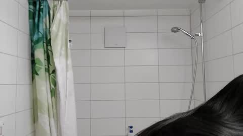 loolaunshaved online show from November 27, 3:36 pm