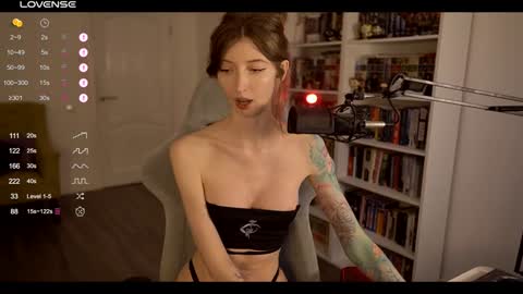 loony_moony online show from March 12, 3:51 pm