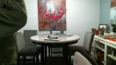 Snapshot of loop102 chatting on October 27, 12:36 am loop102 online show from October 27, 12:36 am