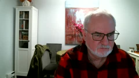 Snapshot of loop102 chatting on January 9, 9:49 pm loop102 online show from January 9, 9:49 pm