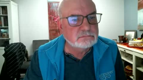 Snapshot of loop102 chatting on February 16, 2:29 am loop102 online show from February 16, 2:29 am