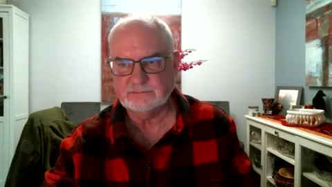 Snapshot of loop102 chatting on February 28, 2:56 am loop102 online show from February 28, 2:56 am