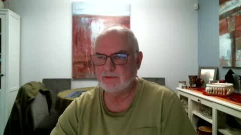 Snapshot of loop102 chatting on March 14, 6:57 pm loop102 online show from March 14, 6:57 pm