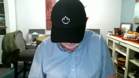 Snapshot of loop102 chatting on May 1, 3:11 am loop102 online show from May 1, 3:11 am