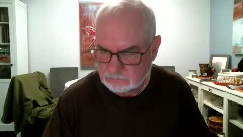 Snapshot of loop102 chatting on June 8, 1:28 am loop102 online show from June 8, 1:28 am