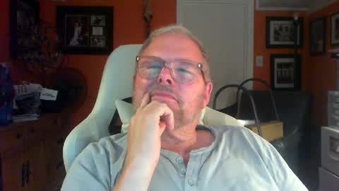loosegravl online show from July 19, 8:23 pm