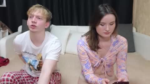 Jean and Isa right couple Mark and Eva left couple online show from December 2, 10:42 am