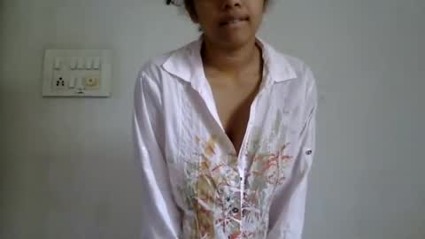 Snapshot of loraa_baby chatting on July 28, 3:35 am Loraa online show from July 28, 3:35 am