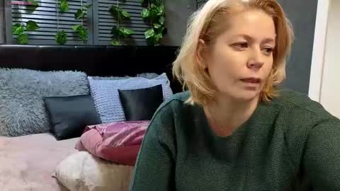 Snapshot of lorabigass chatting on March 1, 8:02 am Lora online show from March 1, 8:02 am