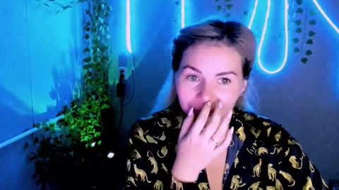 Lora online show from September 25, 2:26 am