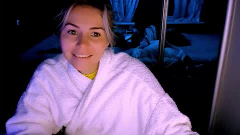 Lora online show from October 10, 2:21 am